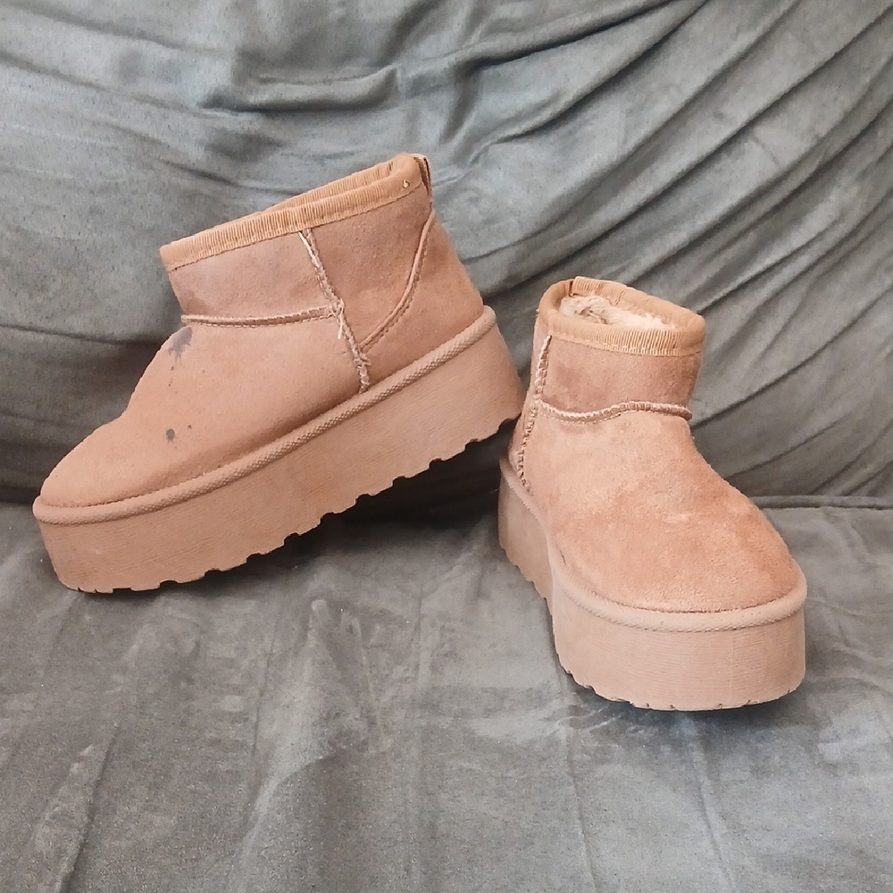 Women’s Platform Shearling Lined Ankle Boots in Tan